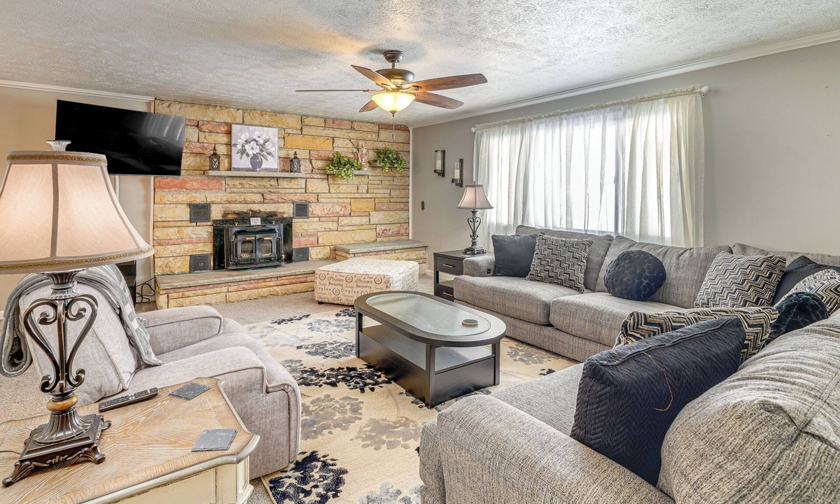 Belle Apartment | 1/2 Mi to Kanawha River: Quiet Escape w/Patio