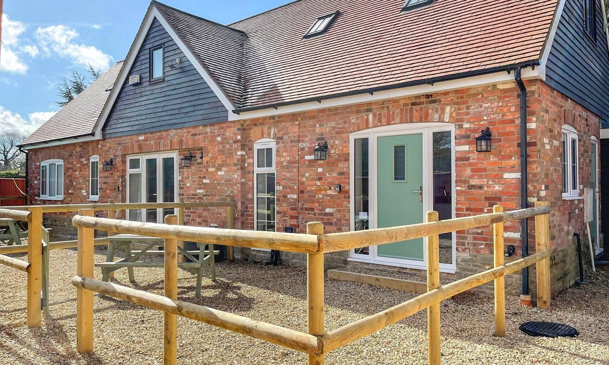 Child Okeford Cottage | 1 bedroom accommodation in Child Okeford, near Blandford Forum