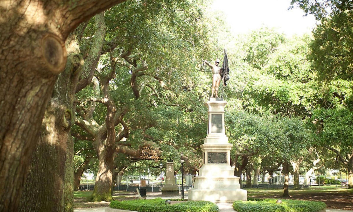 Charleston Historic District Hotel | 1 Bedroom, Sleeps 4 at Lodge Alley Inn, Charleston!