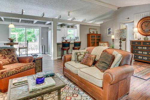 Greensboro House | 1 Mi to Science Center & Park! Pet-Friendly Haven