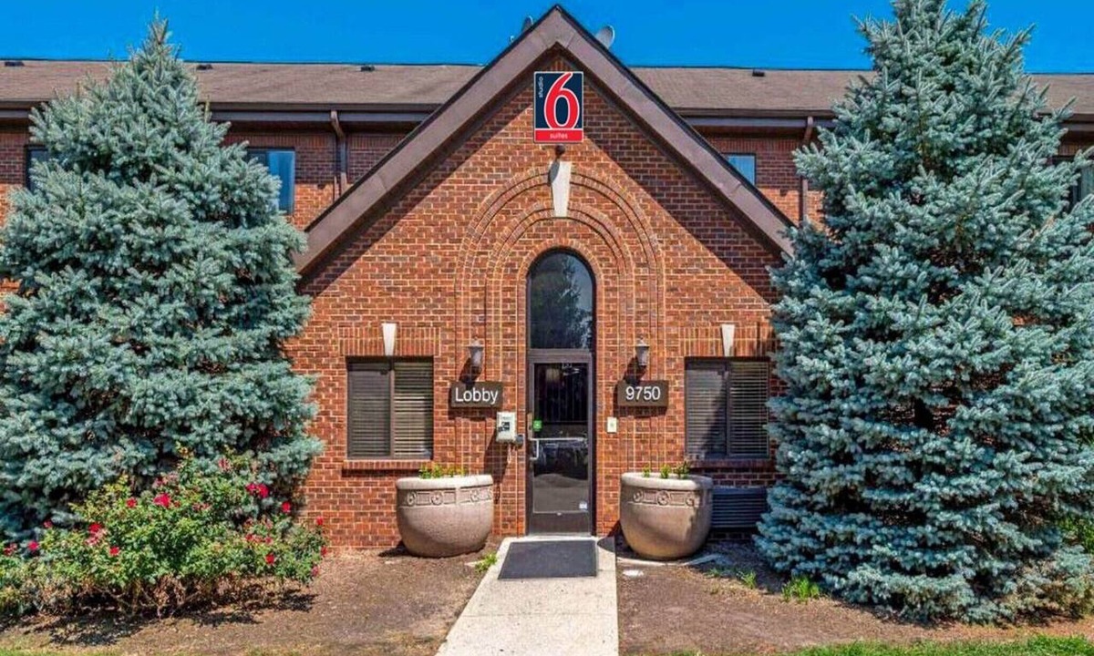 Indianapolis Apartment | 1 Queen Bed | Suite, Non-Smoking, Kitchen