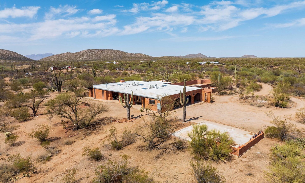 Florence House | 10-Acre Desert Oasis w/Expansive Patio in Tucson!