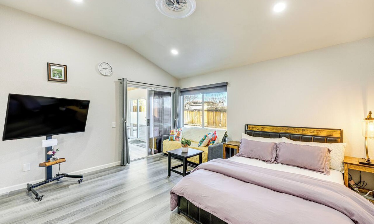 Victorville Apartment | 10 Mi to Mojave Narrows: Victorville Studio