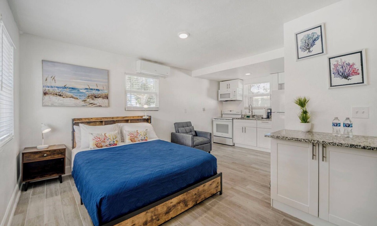 Tropic Apartment | 105 Cozy Studio - River Views & Prime Location