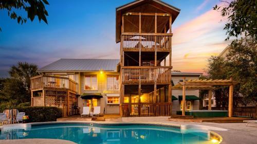 Sullivan's Island House | 1601 Poe Ave - Raven by AvantStay