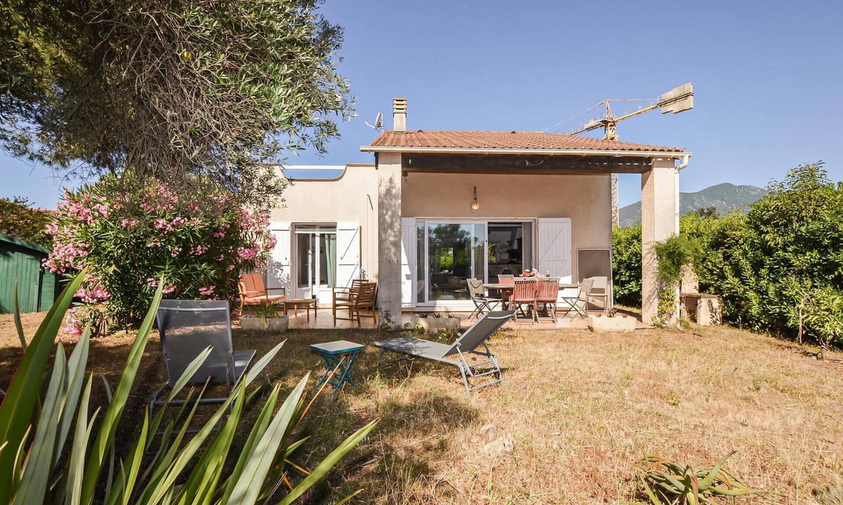 Prunete House | 2 bedroom nice home in Prunete