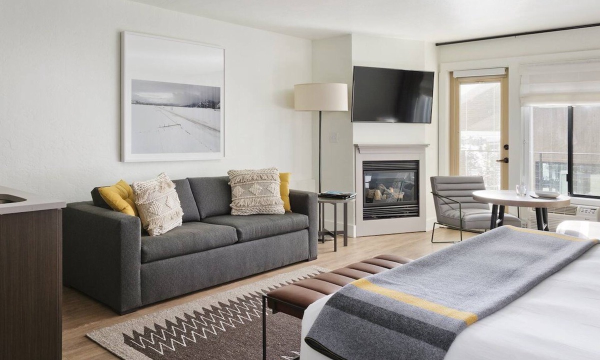 Teton Village Hotel | 2 Cozy Mountain View Suites Perfect for Skiers & Outdoor Enthusiasts
