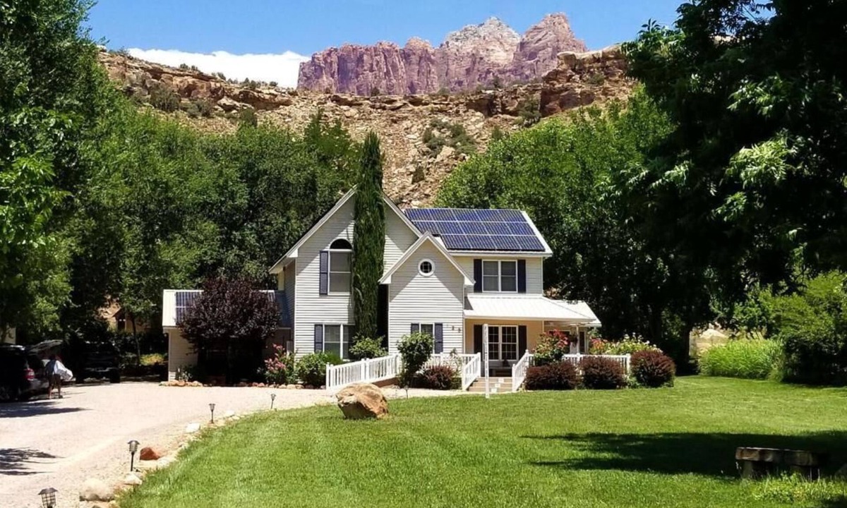Zion National Park South Entrance House | 2 Cranes Inn - Zion