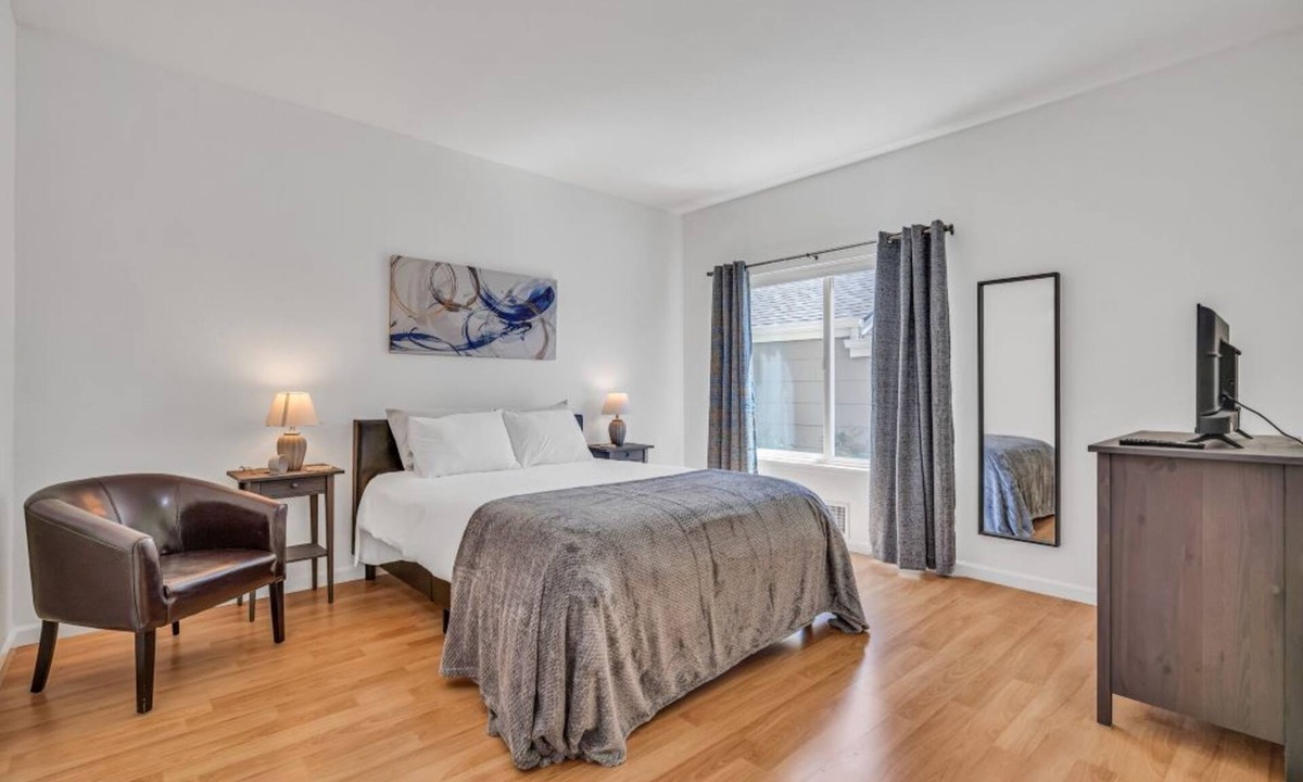 San Ramon Condo | 2 Master Suites, Ground Floor, Garage + Parking spot, W/D, Wi-Fi, Netflix