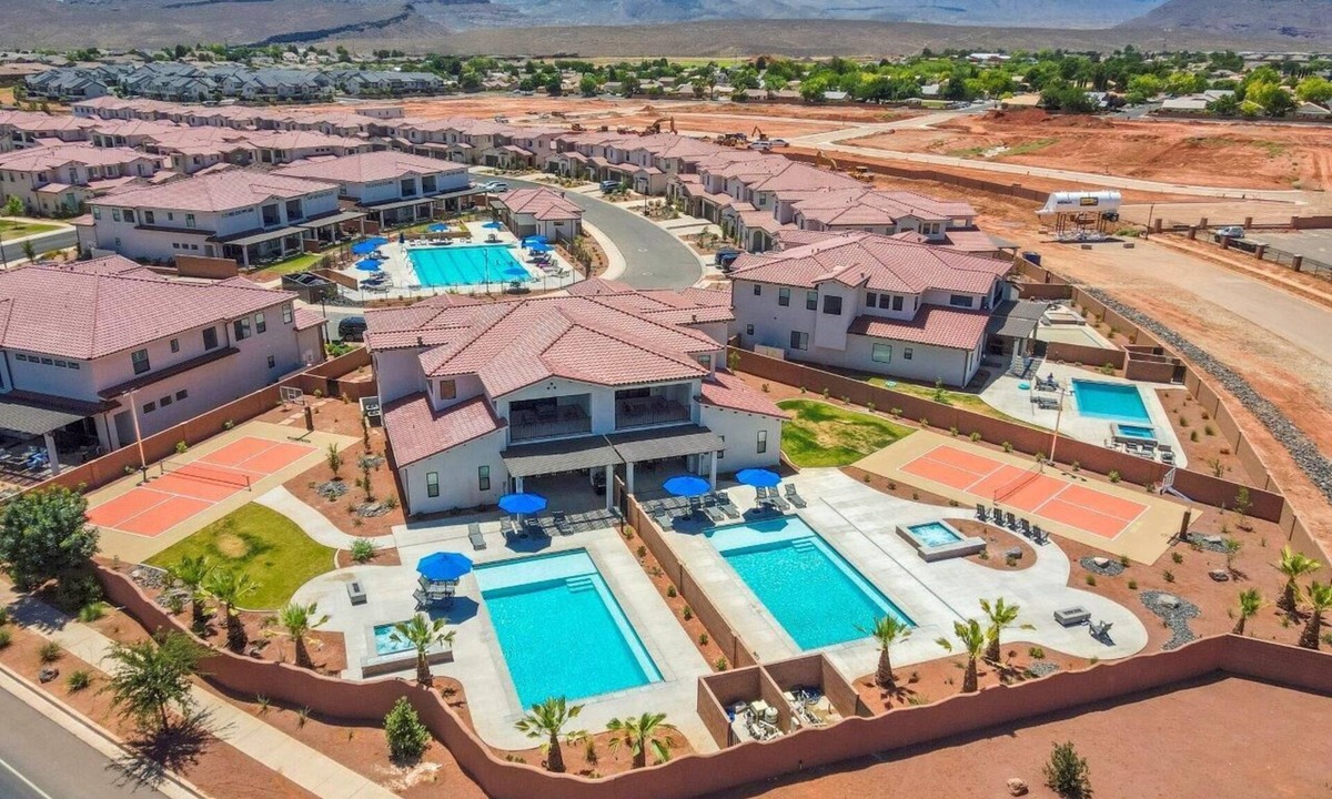 Santa Clara House | 2 Private Pools, Hot Tubs, Sport Courts, Fire Pits!