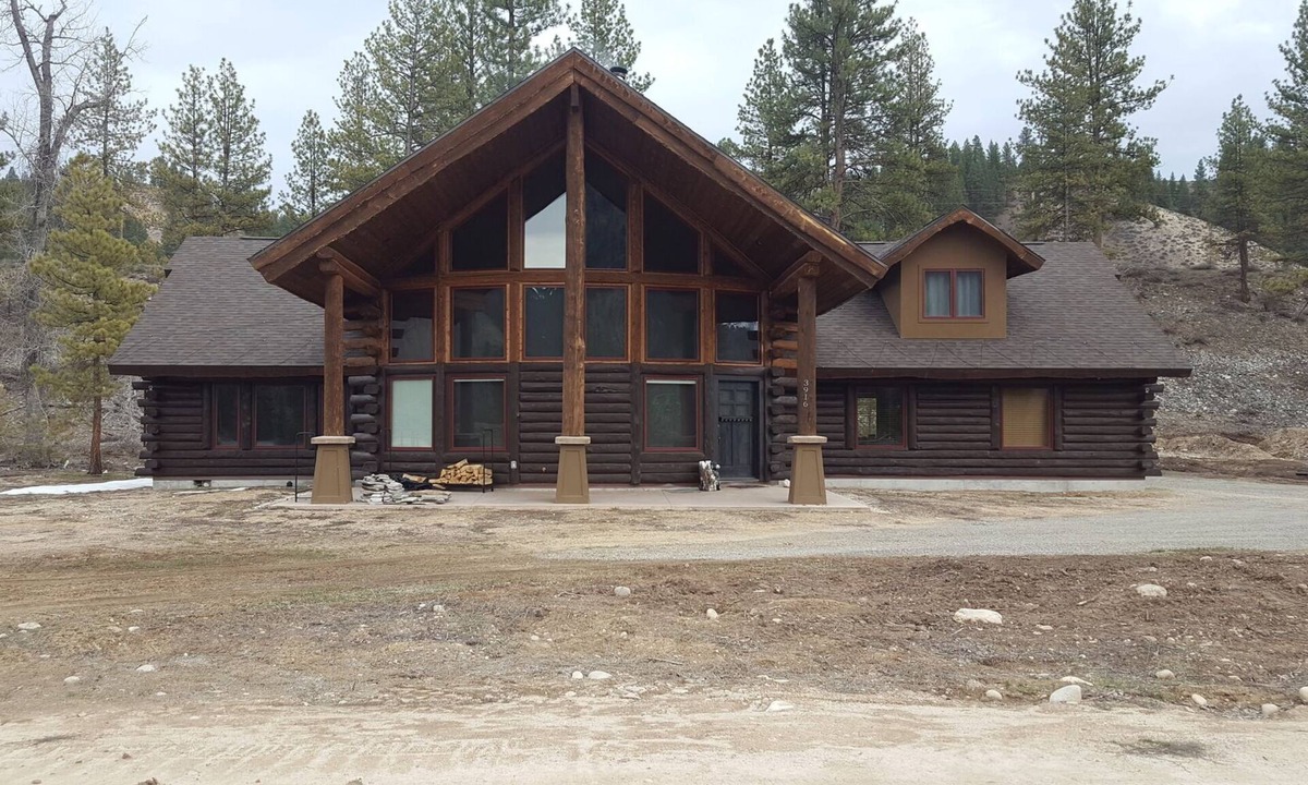 Mountain Home Cabin | 2 Sisters Getaway, Cozy Cabin - Close to Riding Trails, Lakes, & Hot Springs