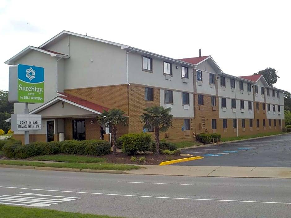 North Camellia Acres Hotel | 2-Star Hotel ∙ SureStay Hotel by Best Western Norfolk Little Creek