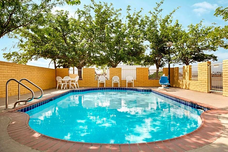 Winslow Hotel | 2-Star Hotel ∙ Travelodge by Wyndham Winslow