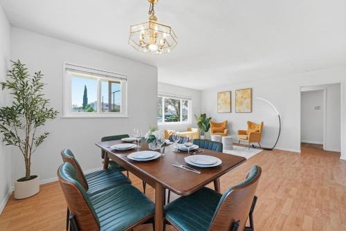 Livermore House | 2056 Spacious 4BR home Parking for 3 Fully Fenced Yard
