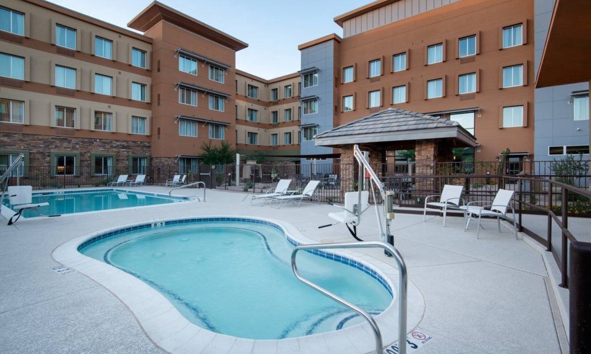 Scottsdale Apartment | 2BR King Suite w/Full Kitchen | Fire Pit + Pool