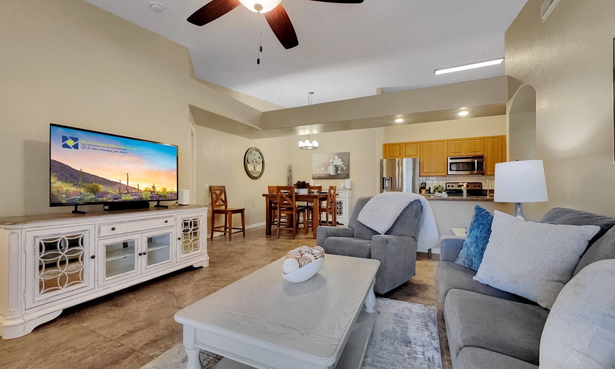 Parkwood Ranch Condo | 2BR Mesa Condo w Pool, Hot Tub, Wi-Fi, and Parking