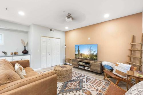 Carefree House | 2BR Stylish Desert Casita with Workspace Mtn Views