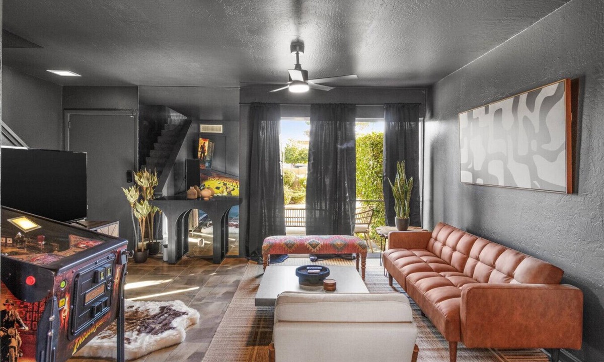 South Scottsdale Villa | 2BR Townhome w/Pool + BBQ | Walk to Old Town