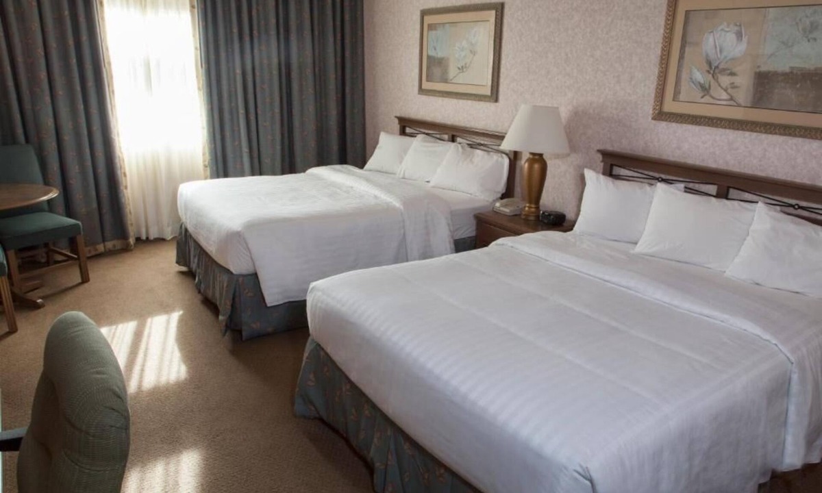 Raisin Hotel | 3 Affordable Units w/Gym Access, Airport Shuttle & Nearby Dining!