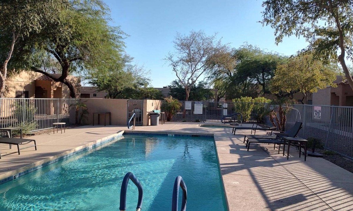 Phoenix Condo | 3-bedroom condo with 3rd bedroom converted to office in enchanting Peoria