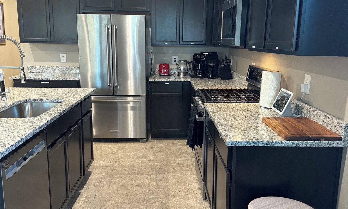 Maricopa House | 3-bedroom house in tranquil Maricopa with WiFi, AC. All new appliances