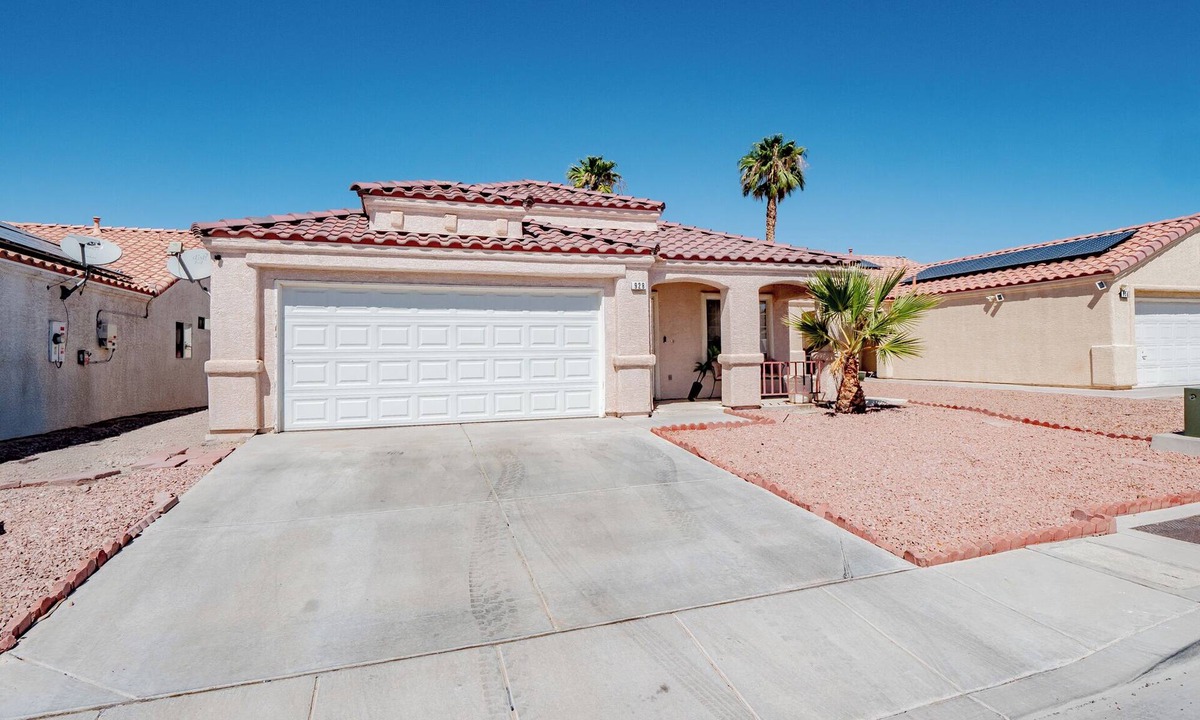 Silverado Ranch House | 3-bedroom poolside paradise in fabulous Las Vegas
