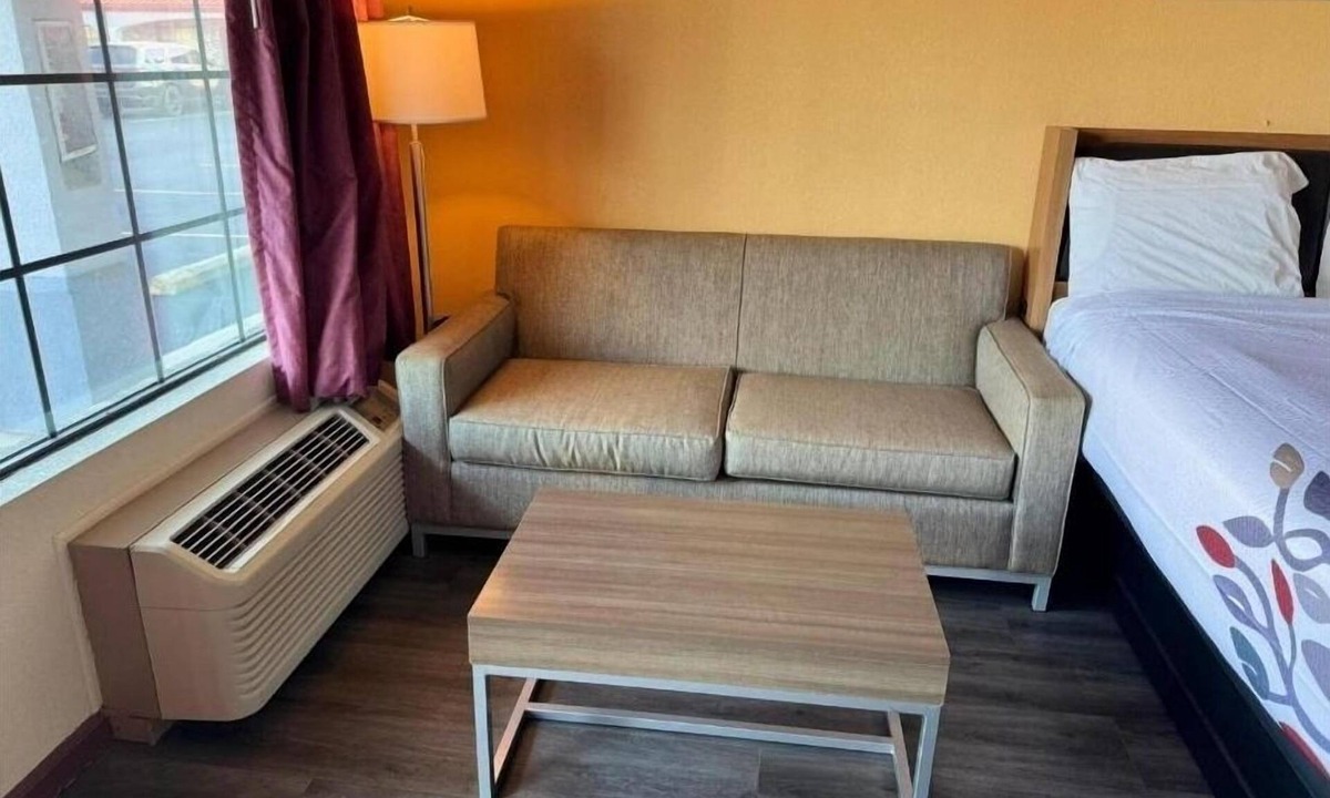 St. George Hotel | 3 Great Value Rooms Near Taco Bell – Each w/ TV, Perfect for Travelers
