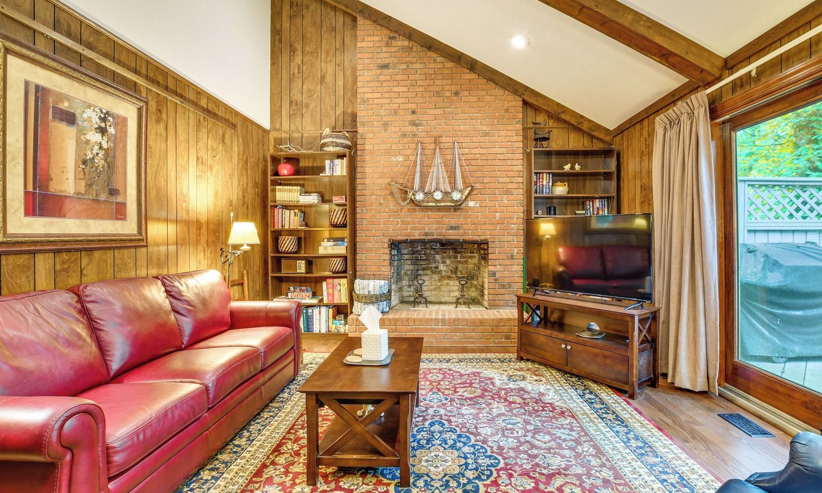 Cary House | 3 Mi to Dtwn Cary! Spacious Home w/Deck & Grill
