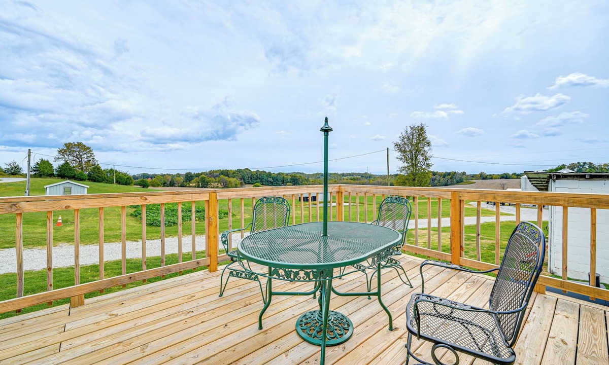 Cane Valley House | 3 Mi to Green River Lake: Quiet Farmhouse w/Yard