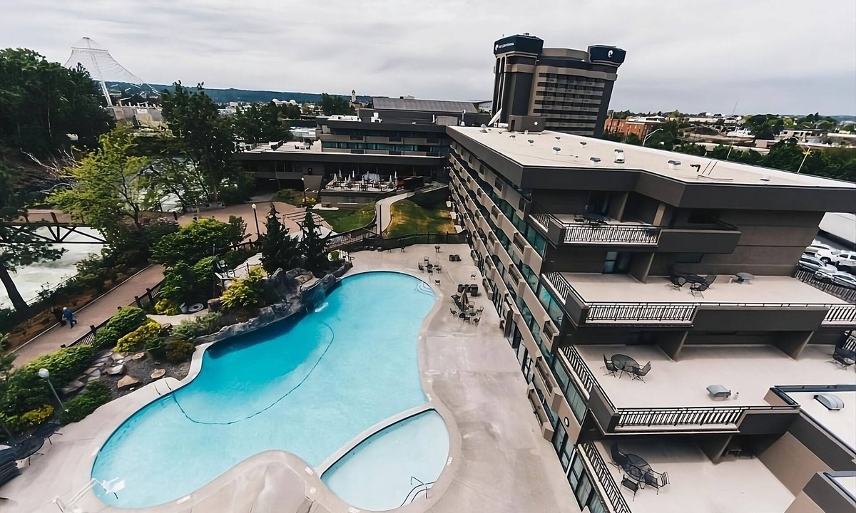 Riverside Hotel | 3 Posh Units! Short Drive to Mobius Children's Museum, Pet-Friendly