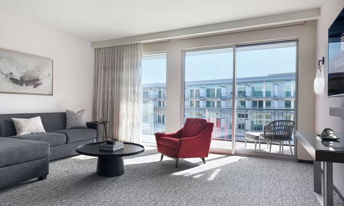 Ivins Hotel | 3 Radiant Rooms Ideal for a Memorable Family Escape Near Arts & Parks - 6.5 mile