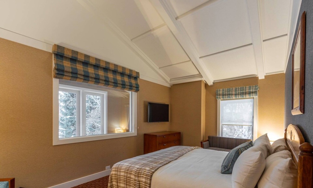 Elkhorn Hotel | 3 Spacious 2-Bed Lodge Apt by Village Amenities & Steps to Shops & Outdoor Trail