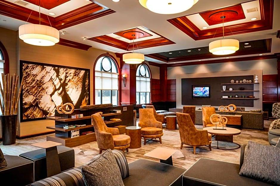 Downtown Hotel | 3-Star Hotel ∙ Courtyard by Marriott Norfolk Downtown