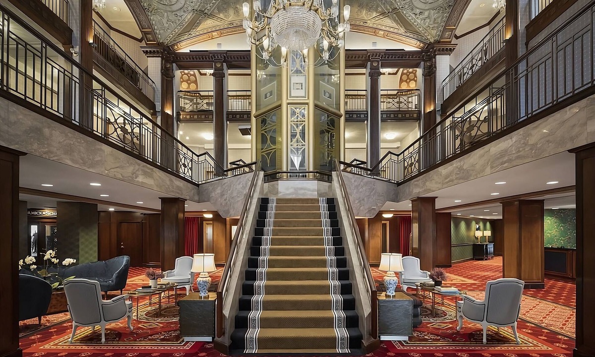 Downtown House | 3 x Biltmore Room at Graduate Providence Formerly Providence Biltmore