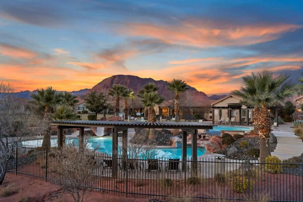 Santa Clara House | 33| Poolside Retreat in St George with 3 Deck Views