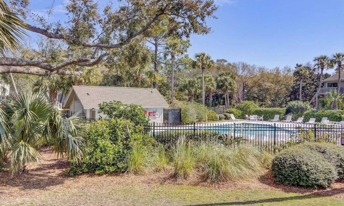 Isle of Palms Cottage | 36 Lagoon Villa by Avantstay Fishing Dock, Views
