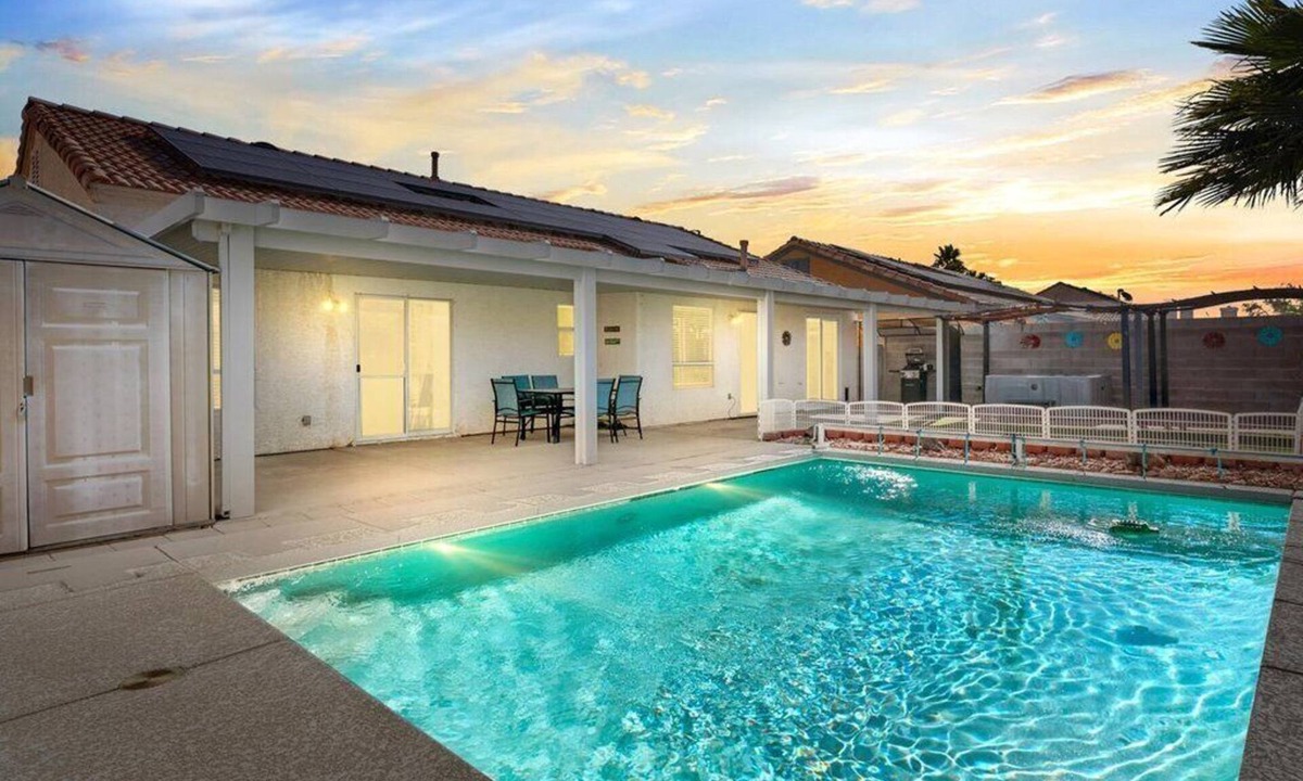 North Las Vegas House | 3BD Pool+Jacuzzi Oasis!