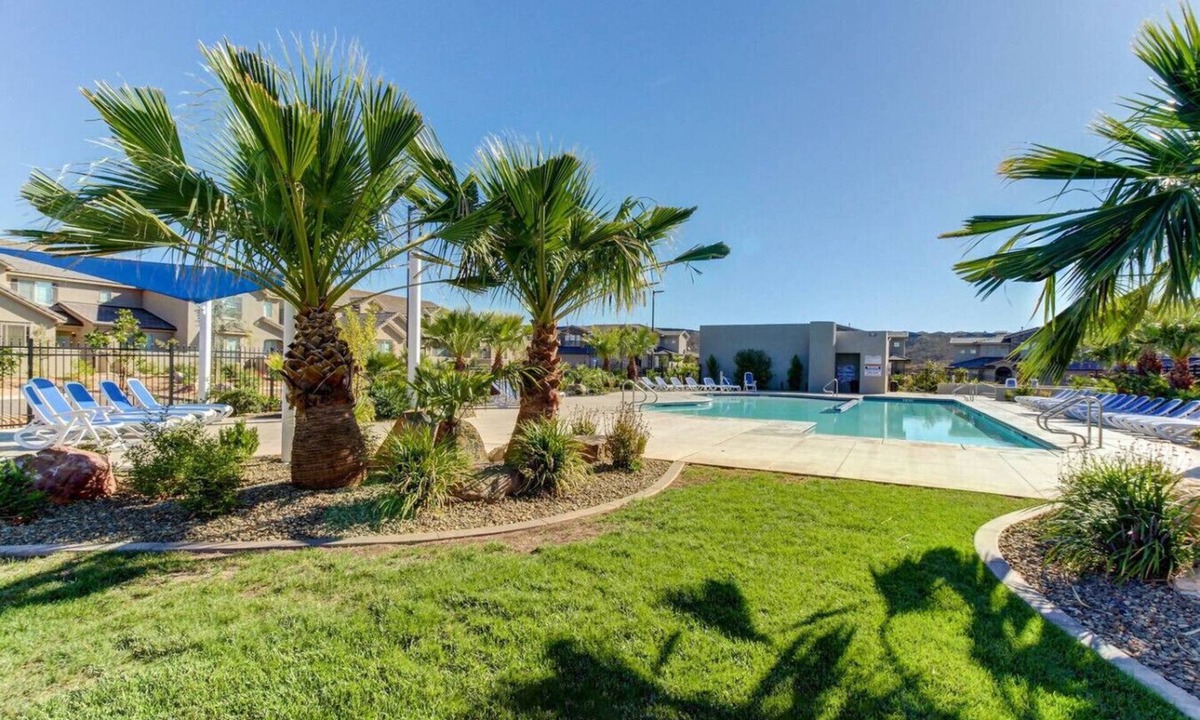 Sienna Hills Villa | 3BR/2.5BA Townhouse w/Pool & Hot Tub