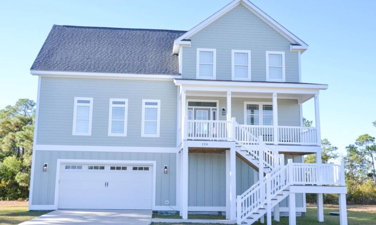 Oak Hammock House | 3BR Harkers Island Dream! King bed! WaterViews