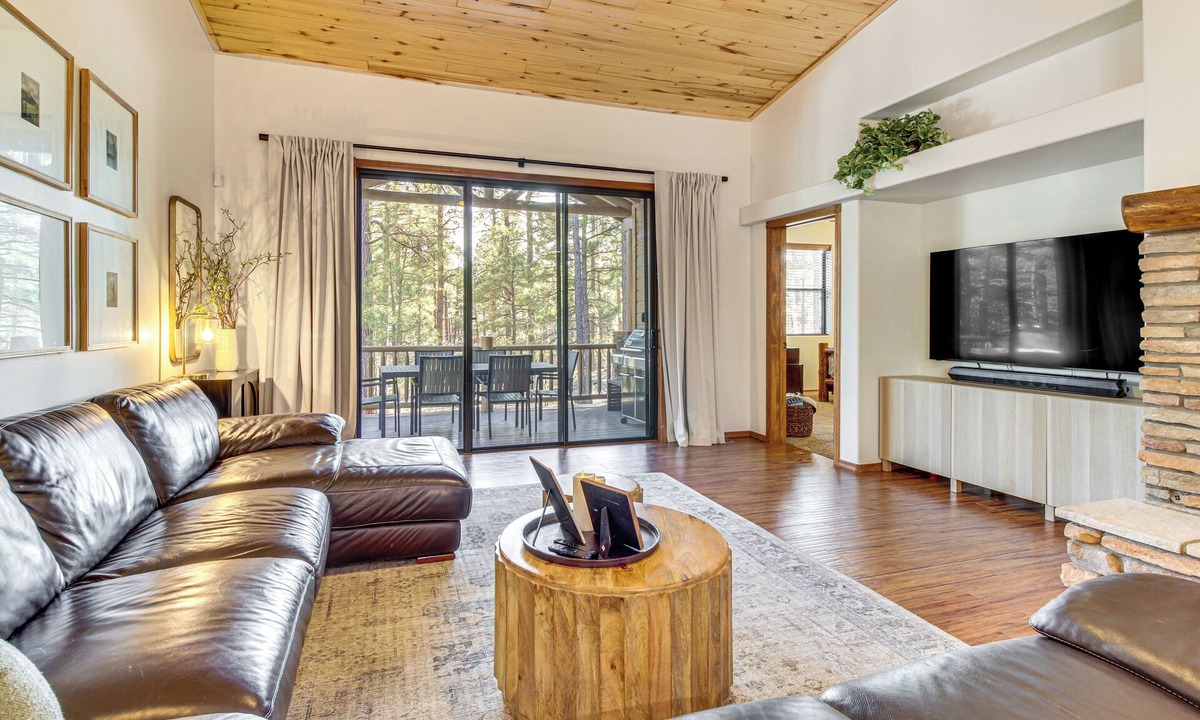 Torreon Cottage | 3BR Home w/Hot Tub, Grill & Wraparound Deck