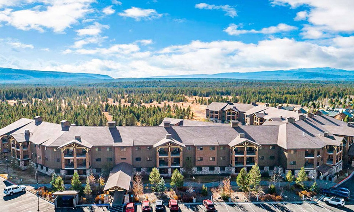 West Yellowstone Apartment | 3BR near West Entrance, Pool, Hot Tub, Game Room.