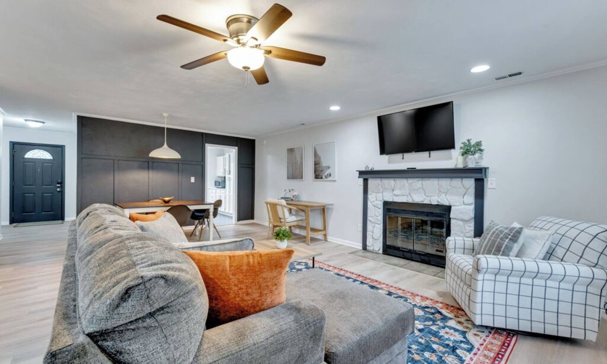 Virginia Beach House | 4 Bedroom Beachside Retreat – High - Speed WiFi Included