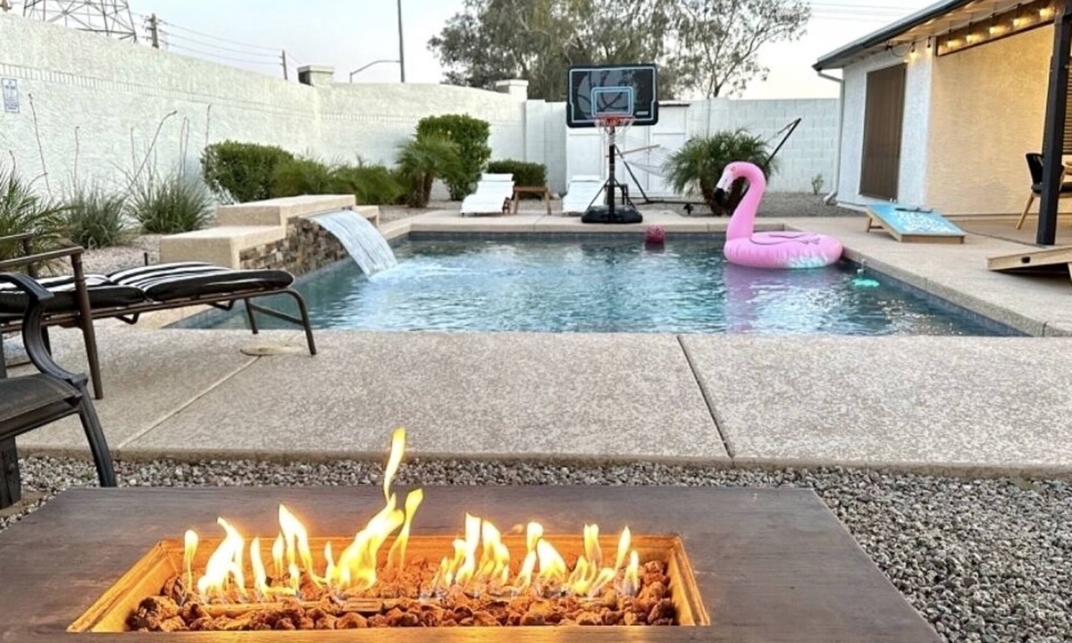 East Mesa House | 4 Bedroom Hacienda with a Pool and GREAT location!