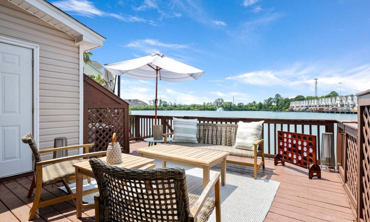 North Charleston Apartment | 4 Bedroom Lakefront Home with Patio!