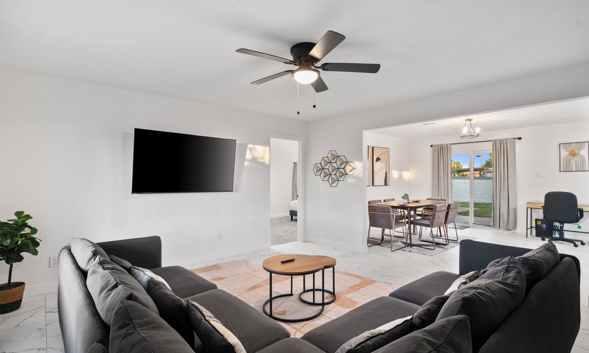 Maryvale House | 4 Bedroom Pool Home with Modern Amenities