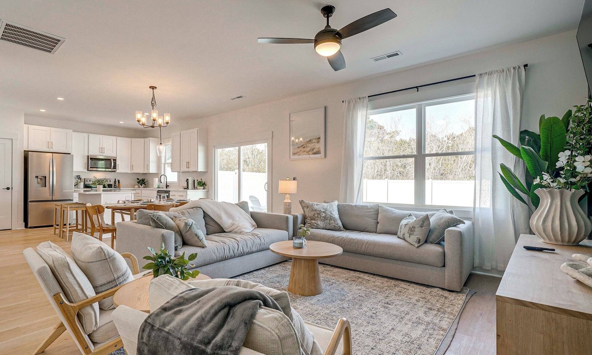Hampstead House | 4 Mi to Surf City Beaches! Family Coastal Retreat