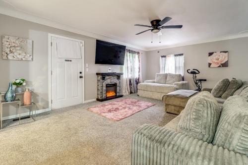 Reynolds Corners House | 4 Mi to UToledo! Cozy Family Home