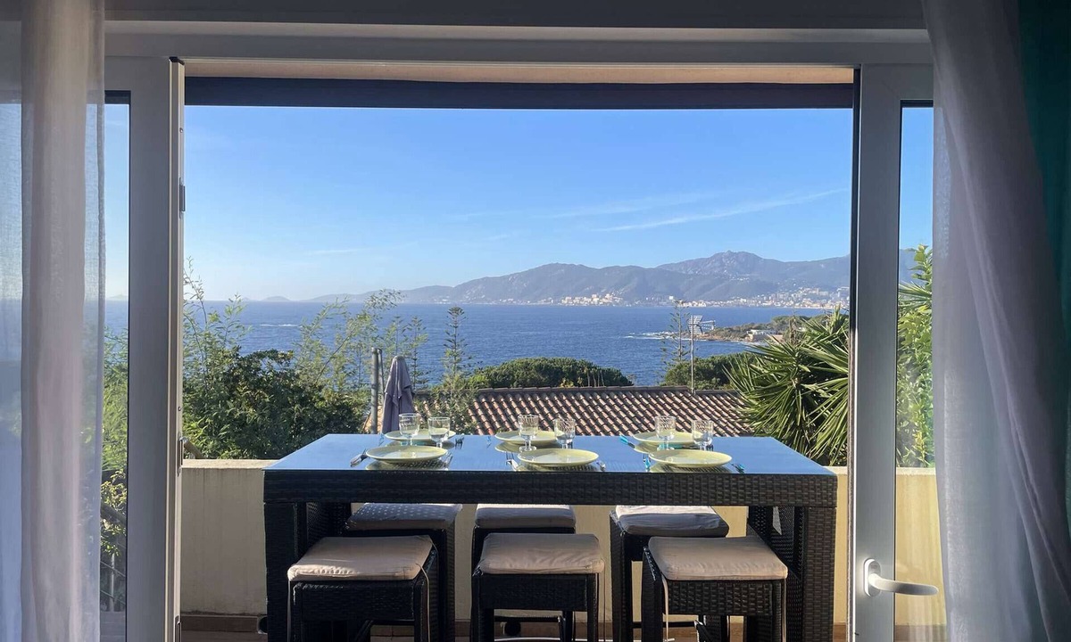 Porticcio House | 4-room holiday home with air conditioning and parking in Porticcio