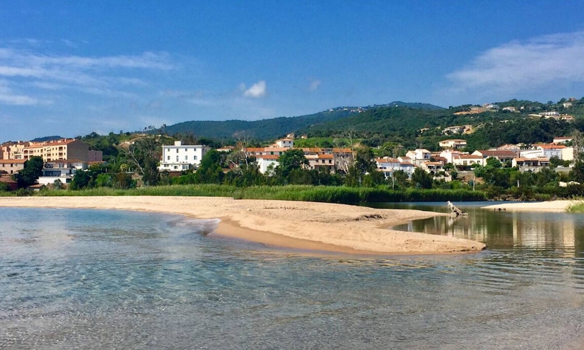Solenzara Villa | 4-star waterfront villa with exceptional sea views