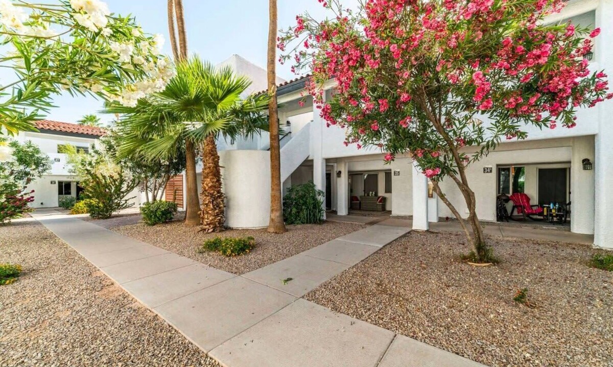 Casa Grande Condo | 44A Modern Casa Grande large 1bd w heated pool 44A